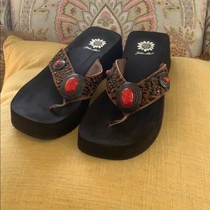 Wedge sandals
